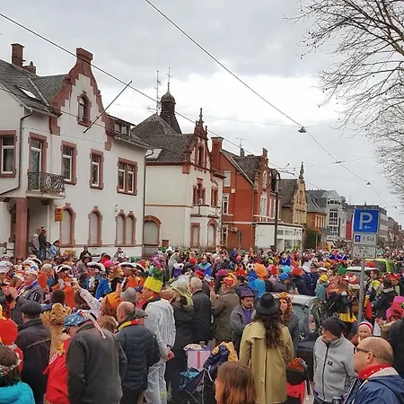 Gonsenheim 1-zimmer Nah Am Wald Lägenhet *